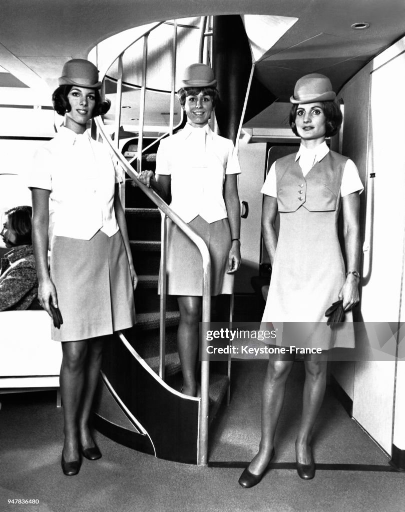 Le nouvel uniforme des hôtesses de l'air de la TWA