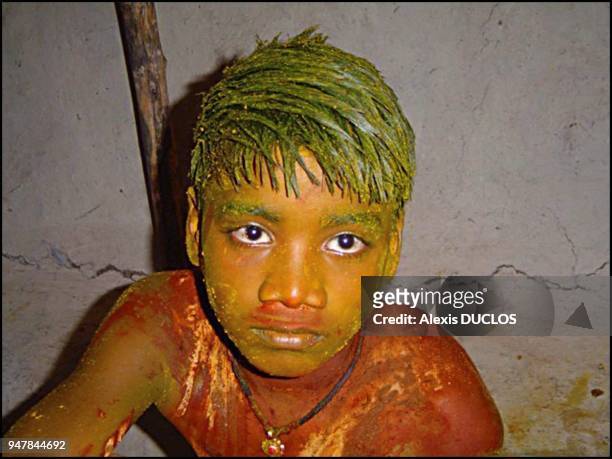 March/April 2004, India. Over 3,500 child marriages have been celebrated in the state of Chattisgarh during the Ramnavmi festival. Village of Lalpur,...
