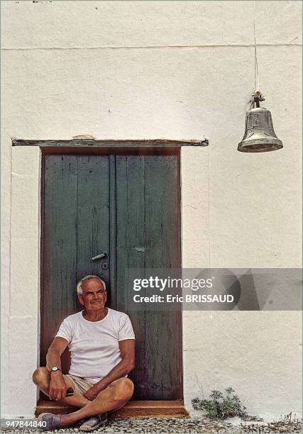 Édouard Michel, dit Michel Déon, écrivain, romancier, dramaturge membre de l'Académie francaise, circa 1970, ile de Spetses, Grèce.