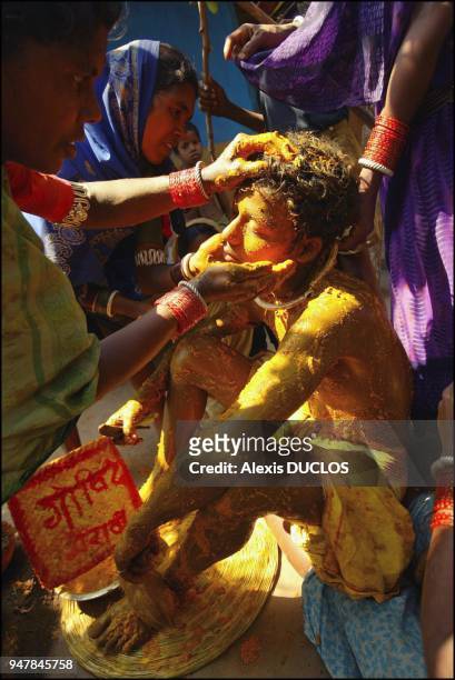March/April 2004, India. Over 3,500 child marriages have been celebrated in the state of Chattisgarh during the Ramnavmi festival. Village of...