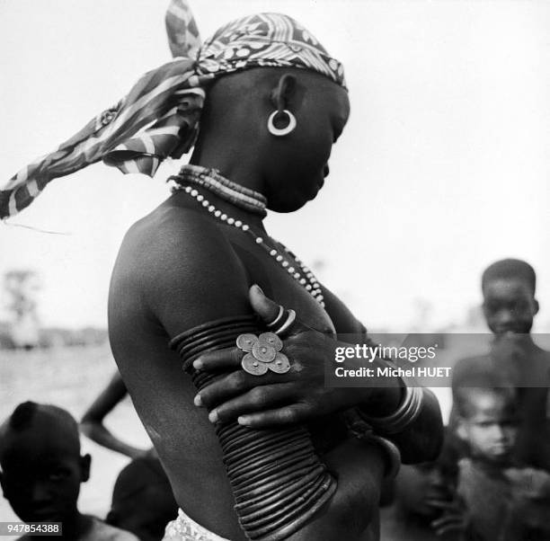 Femme Bambara au Mali, vers 1950-1953.