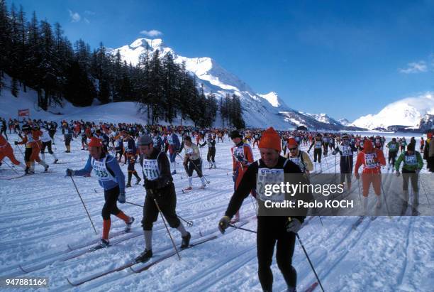 Marathon de ski de fond près de Sils im Engadin, en 1977, Suisse.