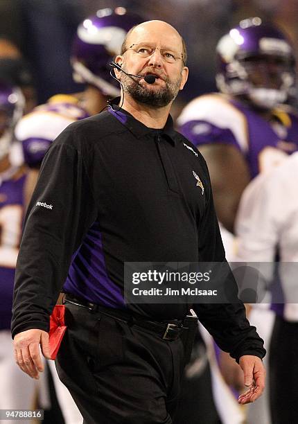 Head coach Brad Childress of the Minnesota Vikings looks on against the Cincinnati Bengals on December 13, 2009 at Hubert H. Humphrey Metrodome in...