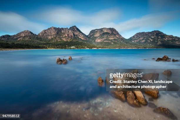 mount amos in wineglass bay - wineglass bay stock pictures, royalty-free photos & images
