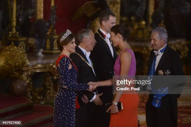 Queen Letizia of Spain, President of Portugal Marcelo Rebelo de Sousa and King Felipe VI of Spain greet Garbiñe Muguruza in a dinner gala for the...