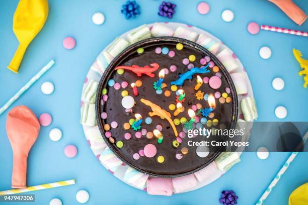 top view birthday cake and party table - birthday cake above stock pictures, royalty-free photos & images