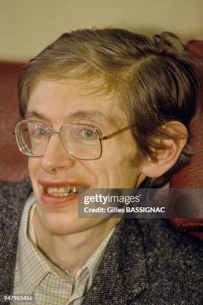 British physician and cosmologist Stephen Hawking on March 10, 1989 in Paris, France.