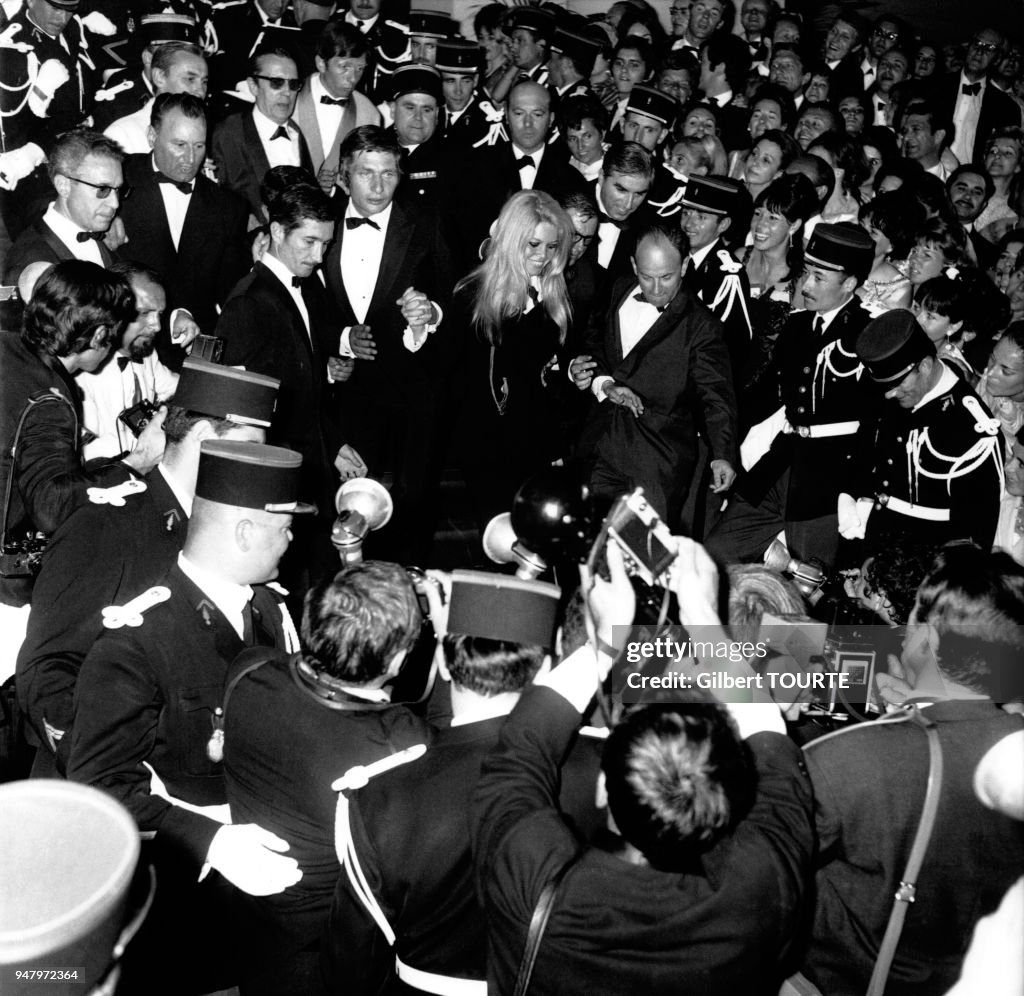 Bigitte Bardot Au Festival De Cannes En 1967