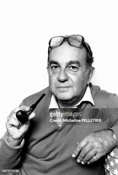 Portrait de l'écrivain et journaliste Georges Suffert le 3 octobre 1984 à Paris, France.
