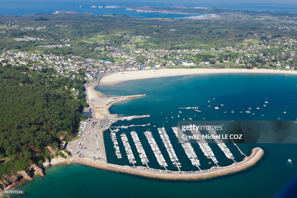 Crozon Le Port De Morgat La Plage Bretagne News Photo Getty Images crozon-le-port-de-morgat-la-plage-bretagne-news-photo-getty-images