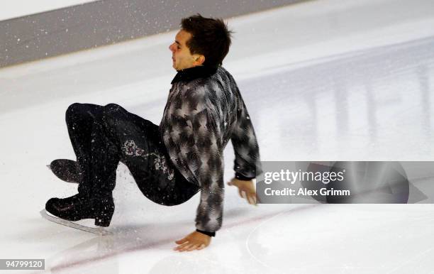 Peter Liebers falls during the men's free skating at the German Figure Skating Championships 2010 at the SAP Arena on December 18, 2009 in Mannheim,...