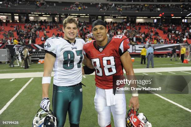 Tight end Brent Celek of the Philadelphia Eagles and tight end Tony Gonzalez of the Atlanta Falcons pose for a photo on December 6, 2009 at Georgia...