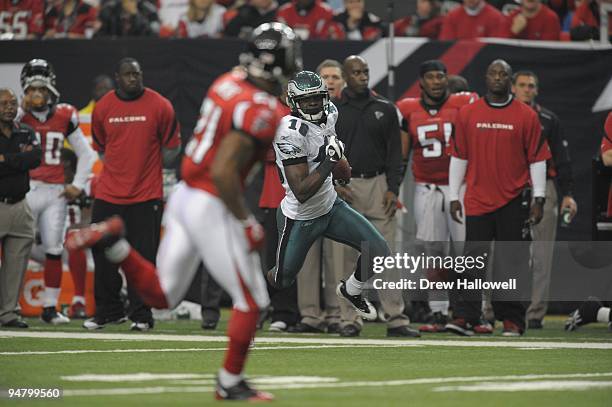 Wide Receiver Jeremy Macklin of the Philadelphia Eagles runs the ball during the game against the Atlanta Falcons on December 6, 2009 at Georgia Dome...