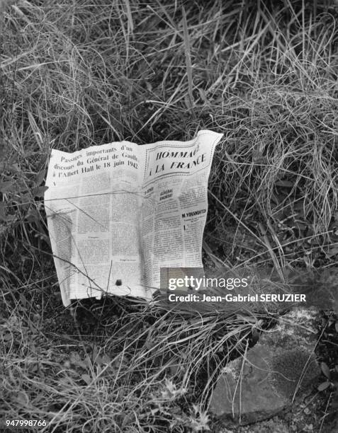 Appel à la résistance du Général de Gaulle parachuté dans les campagnes françaises, pendant l'occupation, en France, circa 1940.