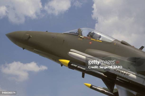 Avion de chasse Hawk de l'armée de l'air britannique lors d'une exposition de la ?Fête de l'air? en France, en 1987.
