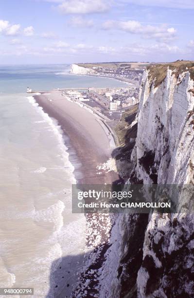 Les falaises de craie du Tréport, en septembre 1995, en Seine-Maritime, France.