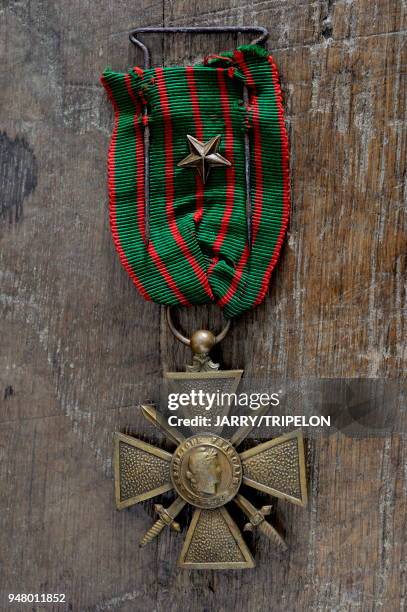 France, objet en relation avec la guerre 1914-1918, de?coration militaire Croix de Guerre.