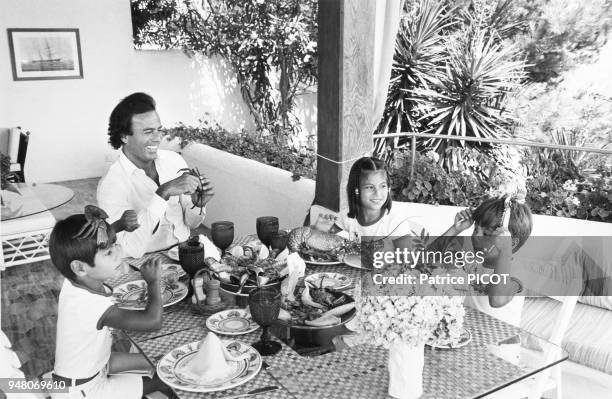 Julio Iglesias with Enrique, Isabella and Julio Jr.