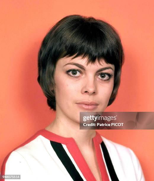 3,586 Mireille Mathieu Photos Stock Photos, High-Res Pictures, and ...
