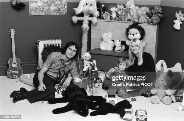 Stone and Charden with Baptiste at home , november 1974.