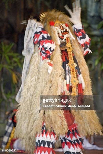 REPRESENTATION DU BARONG , ILE DE BALI, INDONESIE.