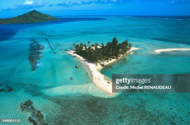 POLYNESIE BORA BORA VUE AERIENNE DU LAGON POLYNESIE BORA BORA VUE AERIENNE DU LAGON.