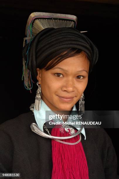 Nord Vietnam, les élegantes de la Minorité Dao Noire avec leur coiffure originale se rencontre dans la région de Tam Duong Nord Vietnam, les...