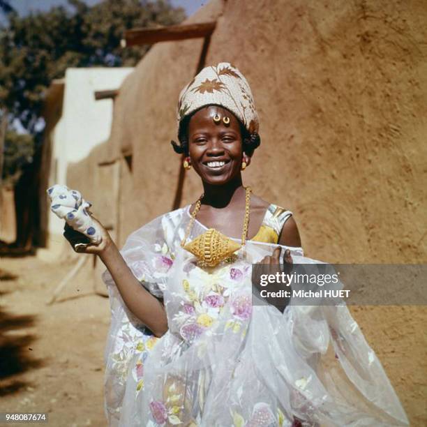 Portrait d'une femme au Mali vers 1960-1970. Portrait d'une femme au Mali vers 1960-1970.