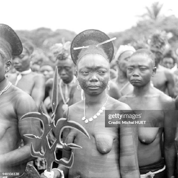 Portrait de femmes mangbetu au Congo vers 1950-1960 Portrait de femmes mangbetu au Congo vers 1950-1960.