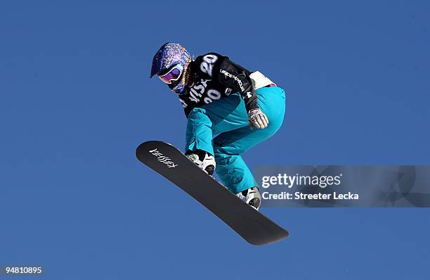 Lindsey Jacobellis competes during the FIS Snowboardcross World Cup 2010 qualification on December 18, 2009 in Telluride, Colorado.