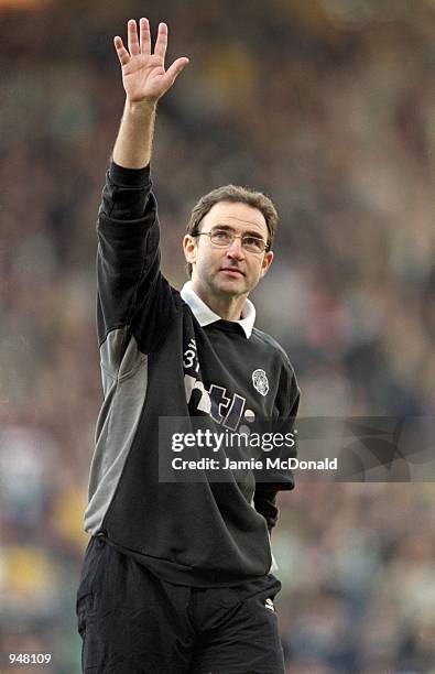 Celtic manager Martin O''Neill acknowledges the crowd during the Scottish CIS Insurance Cup Final against Kilmarnock played at Hampden Park, in...