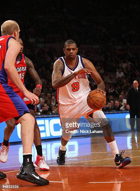 Jonathan Bender of the New York Knicksdrives to the basket against the Los Angeles Clippers at Madison Square Garden on December 18, 2009 in New York...