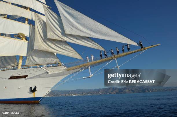 équipage lors de la croisiere en mer Méditerranée à bord du Starflyer, un quatre mats à voiles le 11 octobre 2013, mer Méditerranée.