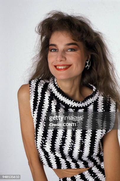 181 Elli Medeiros Photos Stock Photos, High-Res Pictures, and Images