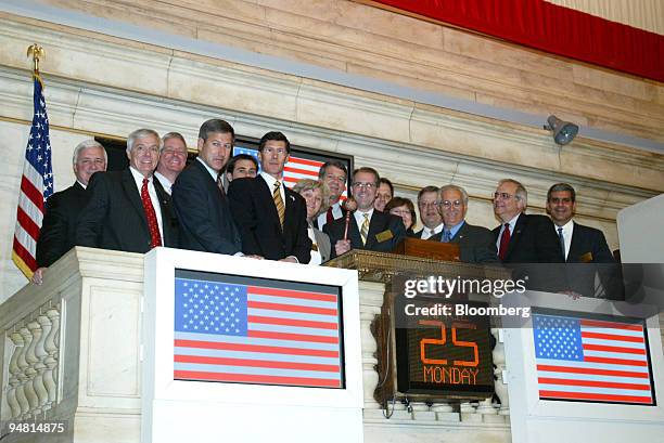 John Thain celebrates the closing bell at the New York Stock Exchange with Honorary Members of the Republican State Leadership Committee April 25,...