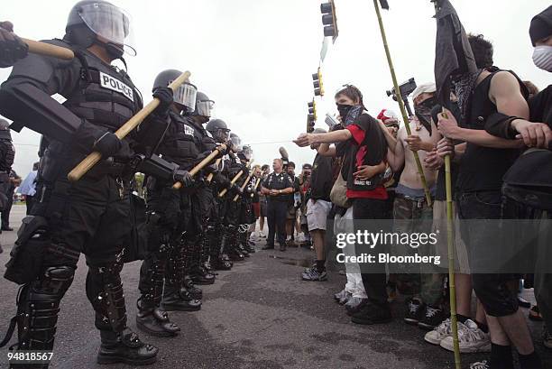 Police Riot Standoff 364 Torras Stock Photos, High-Res Pictures, and Images - Getty Images