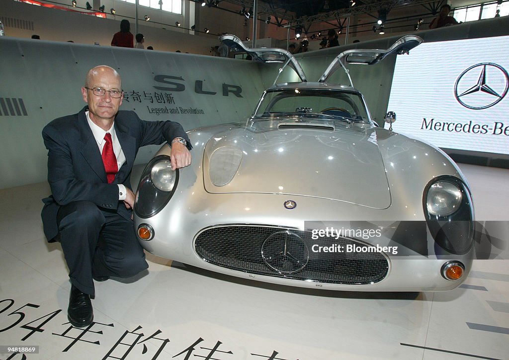 Roman Fischer, chief executive of DaimlerChrysler China pose