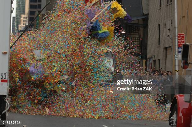 In celebration of Cinco de Mayo, David Letterman show staged a giant Pi¿ata outside the Ed Sullivan Theater, it was then crashed by a New York City...