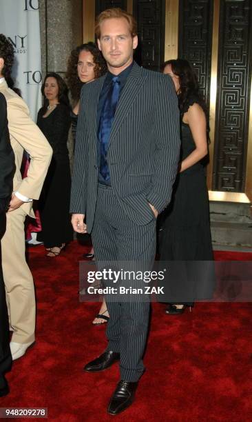 Josh Lucas arrives to the 60th Annual Tony Awards held at Radio City Music Hall, New York City. BRIAN ZAK.