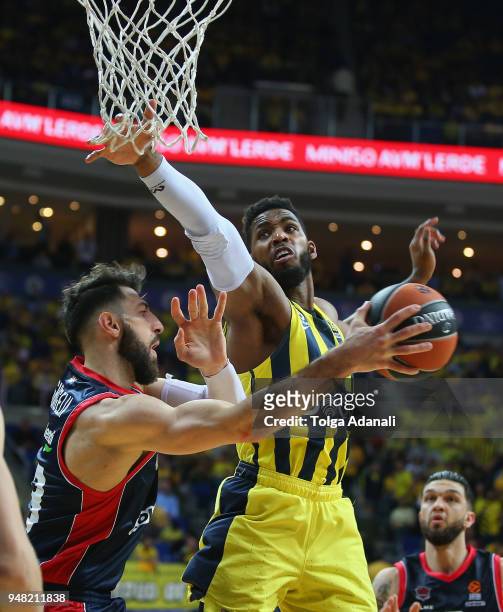 Jason Thompson, #1 of Fenerbahce Dogus in action with Tornike Shengelia, #23 of Kirolbet Baskonia Vitoria Gasteiz during the Turkish Airlines...