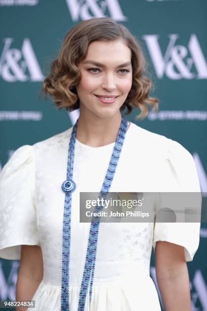 Arizona Muse attends the Fashioned From Nature VIP preview at The V&A on April 18, 2018 in London, England.