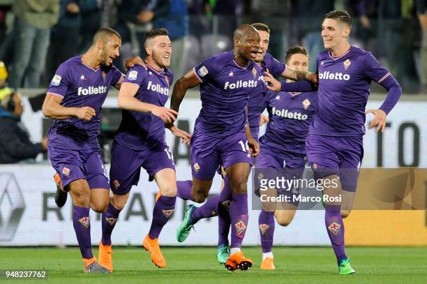 Jordan Veretout of ACF Fiorentina celebrates a opening goal during the Serie A match between ACF Fiorentina and SS Lazio at Stadio Artemio Franchi on...