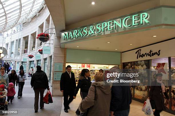 Wimbledon Shop Photos and Premium High Res Pictures - Getty Images