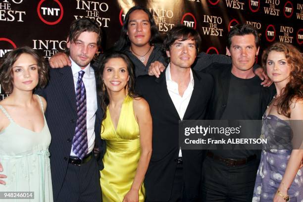 June 6, 2005 Rachel Leigh Cook, Skeet Ulrich, Tonantzin Carmello, Michael Spears, Matthew Settle, Josh Brolin, and Kerri Russell at the TNT premiere...