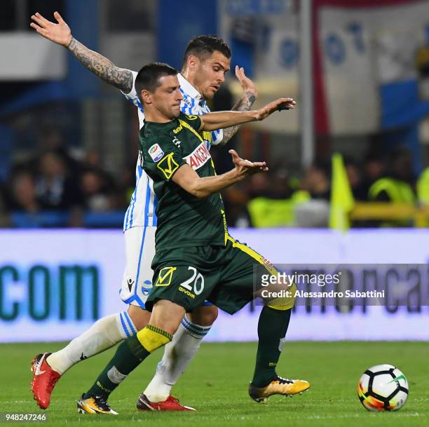 Manuel Pucciarelli AC Chievo Verona competes for the ball whit Federico Viviani of Spal during the serie A match between Spal and AC Chievo Verona at...