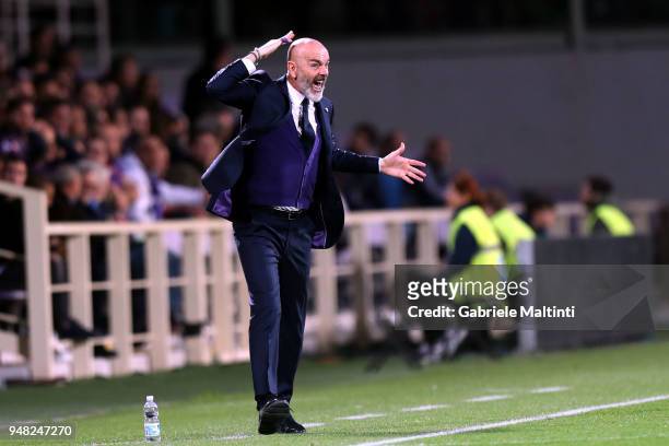 Stefano Pioli manager of AFC Fiorentina gestures during the serie A match between ACF Fiorentina and SS Lazio at Stadio Artemio Franchi on April 18,...