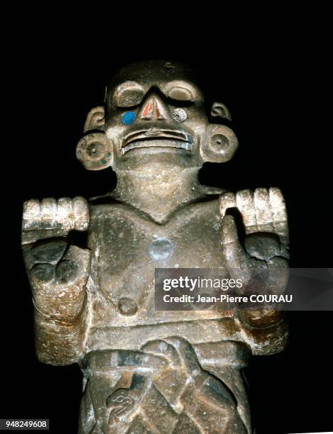 Goddess of the Earth, stone sculpture dating from between 1300 and 1521. Preserved at Mexico's National Museum of Anthropology . From the Nathuatl...