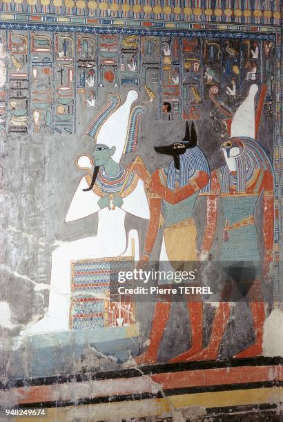 La triade des dieux de l'au-delà en Egypte : OSIRIS, ANUBIS, HORUS. Général sous le règne de TOUTANKHAMON, il succède à AY qui prit le pouvoir après...