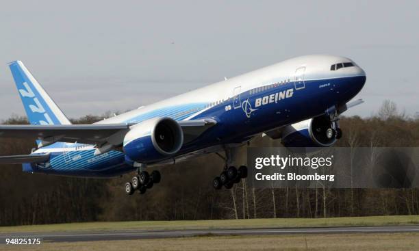 777lr 123 Boeing 777 Lr 200 Stock Photos, High-Res Pictures, and Images ...