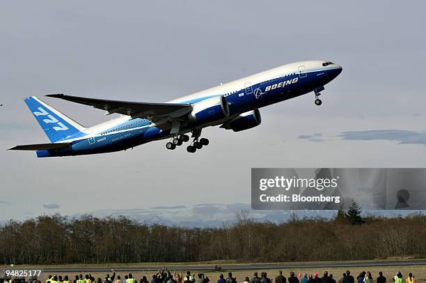 777lr Boeing 777 Lr 200 Photos and Premium High Res Pictures - Getty Images